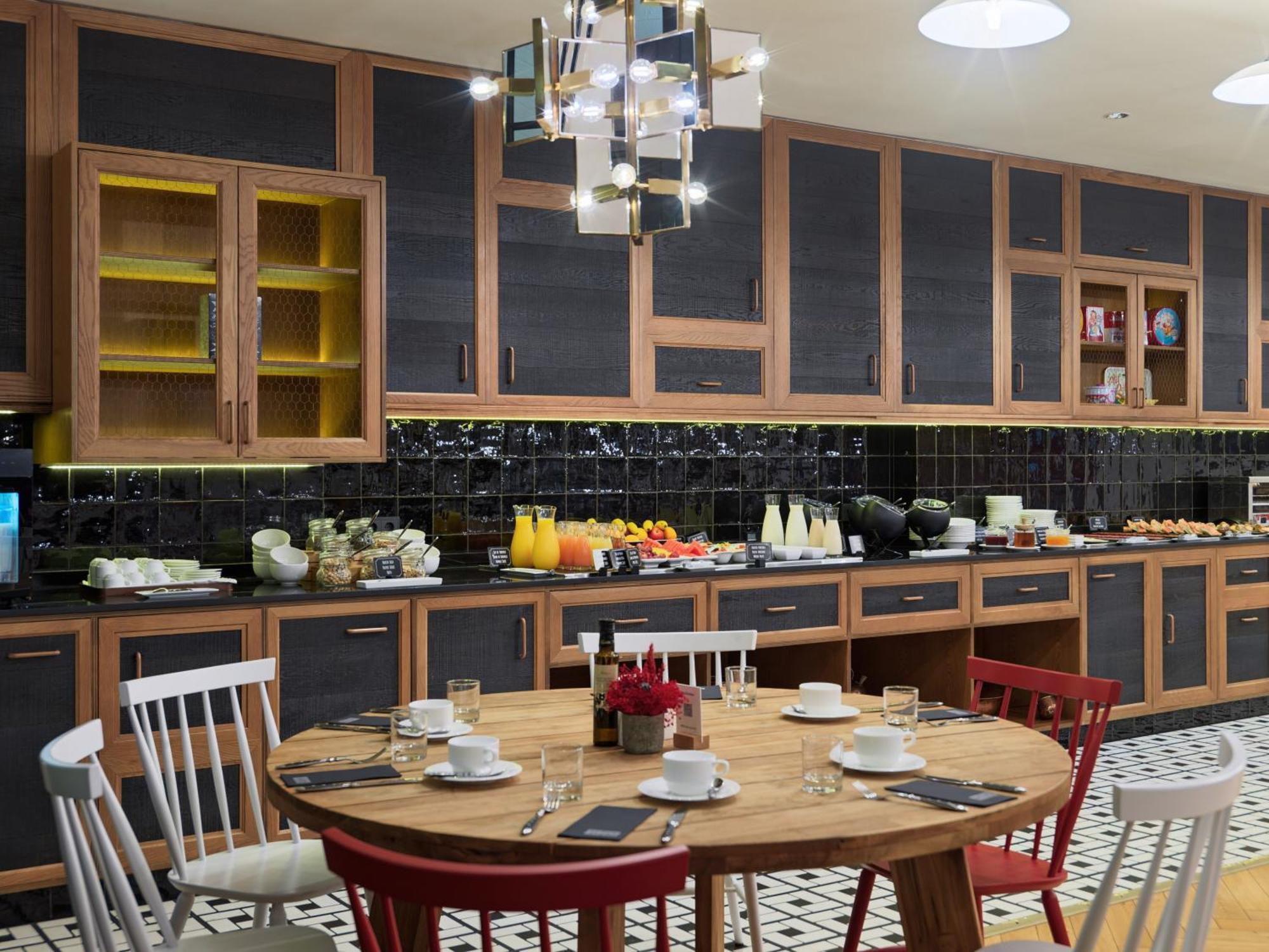 Hotel H10 Metropolitan 4* Sup